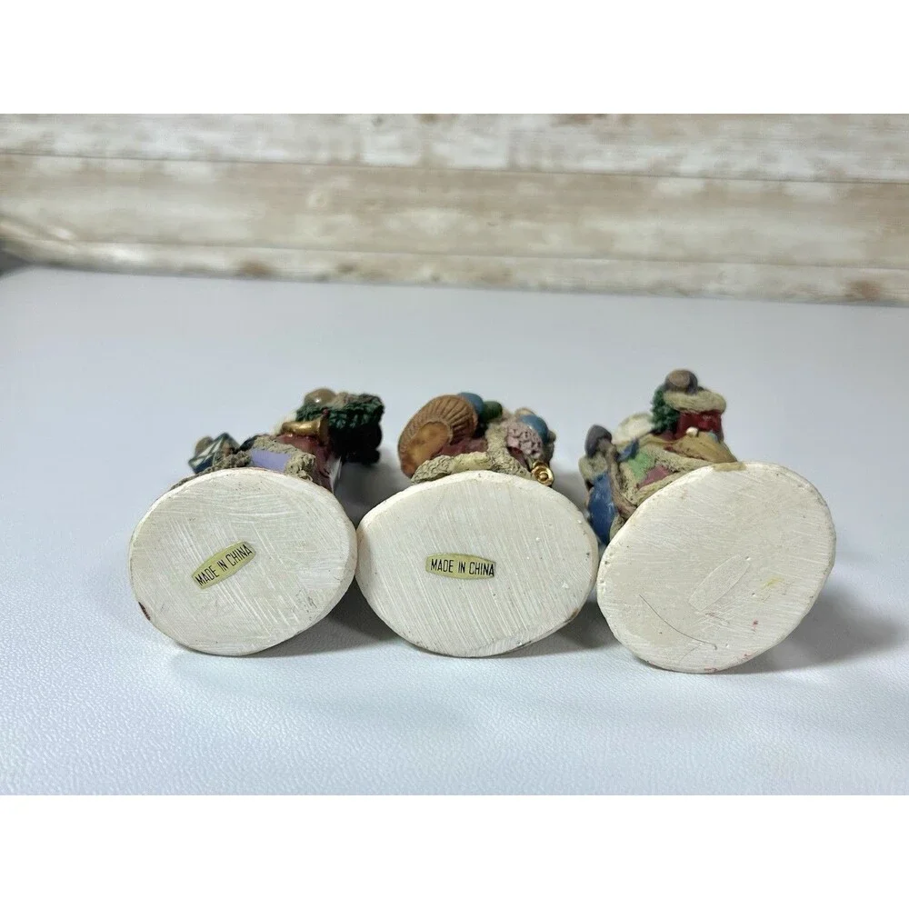 Set, 3 Hand Painted Ceramic ST NICHOLAS SANTA Christmas Figurines Holding Gifts